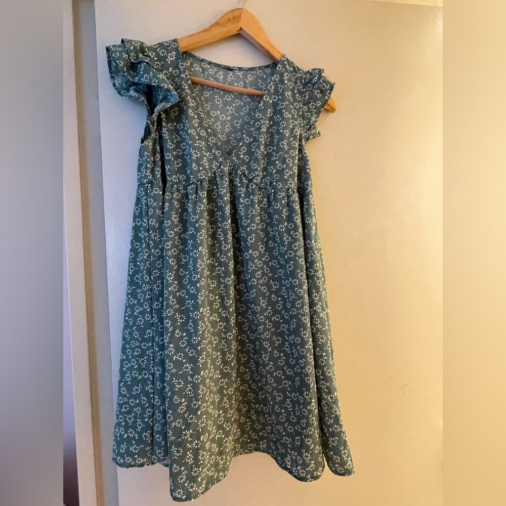Green flower dress never worn